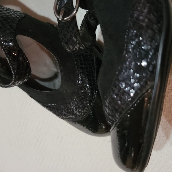 Dress shoes - Picture 3 of 9